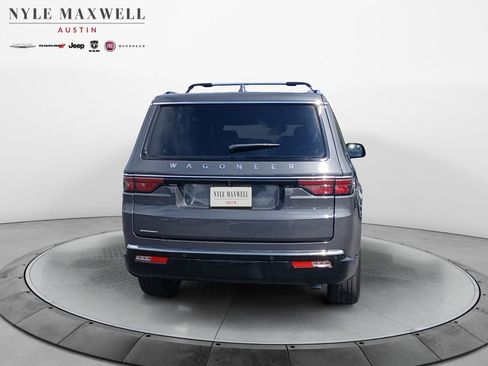 Used 2023 Jeep Wagoneer 4WD w/ Premium Group I image 15