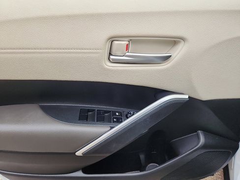 Certified 2023 Toyota Corolla Cross XLE image 13