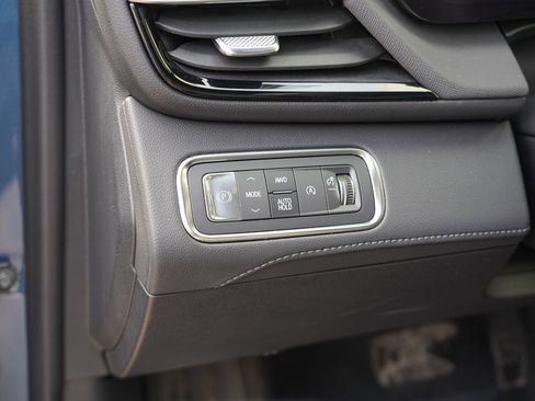 Used 2025 Buick Enclave Preferred image 17