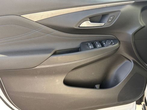 Used 2025 Buick Envista Sport Touring FWD image 12