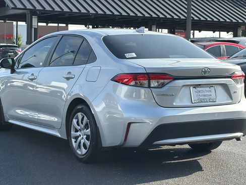 Used 2022 Toyota Corolla LE FWD image 6