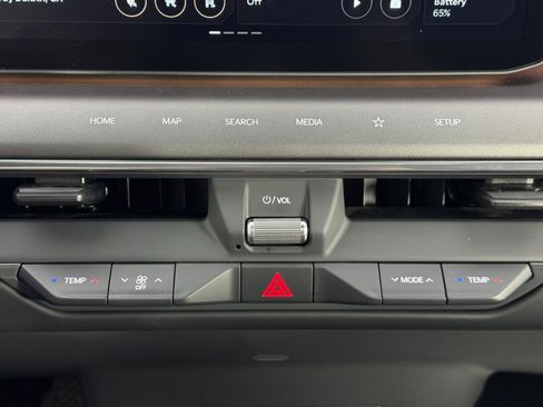 Used 2024 Kia EV9 Land image 36