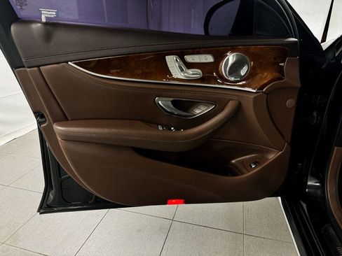 Used 2019 Mercedes-Benz E 300 E 300 4MATIC Sedan w/ Premium 1 Package image 15