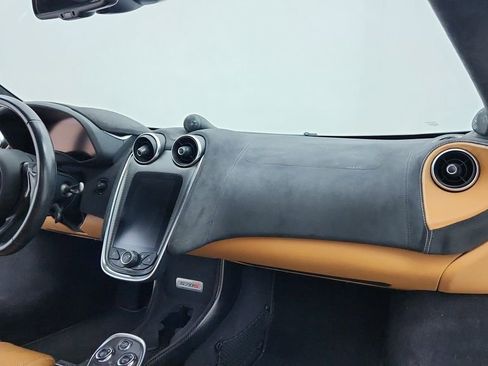 Used 2018 McLaren 570S Spider image 24