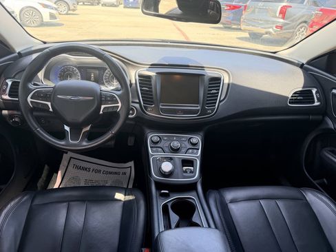 Used 2017 Chrysler 200 Limited Platinum w/ Comfort & Convenience Group FWD image 39