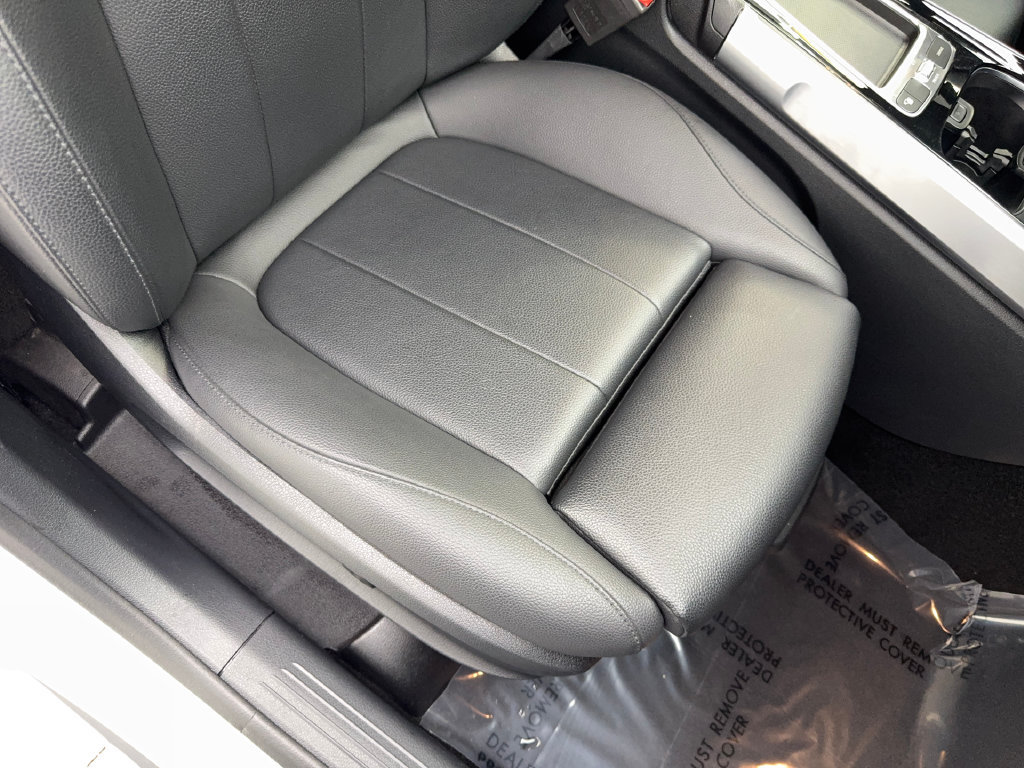Used 2025 Mercedes-Benz GLB 250 4MATIC image 46