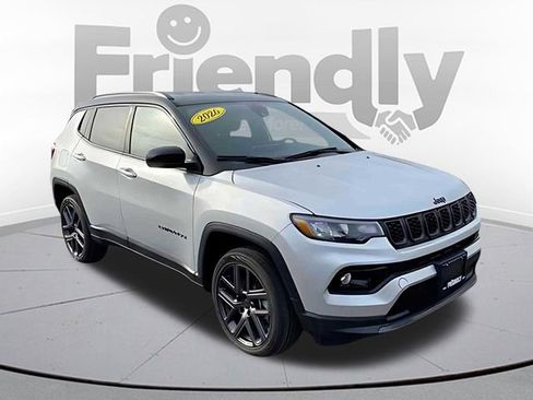 Used 2026 Jeep Compass Limited AWD/4WD image 3