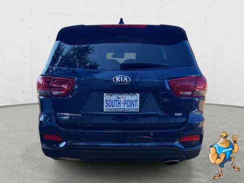 Used 2019 Kia Sorento LX w/ LX Convenience Package image 6