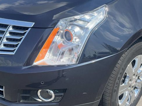 Used 2016 Cadillac SRX Luxury w/ Driver Awareness Package AWD/4WD image 9
