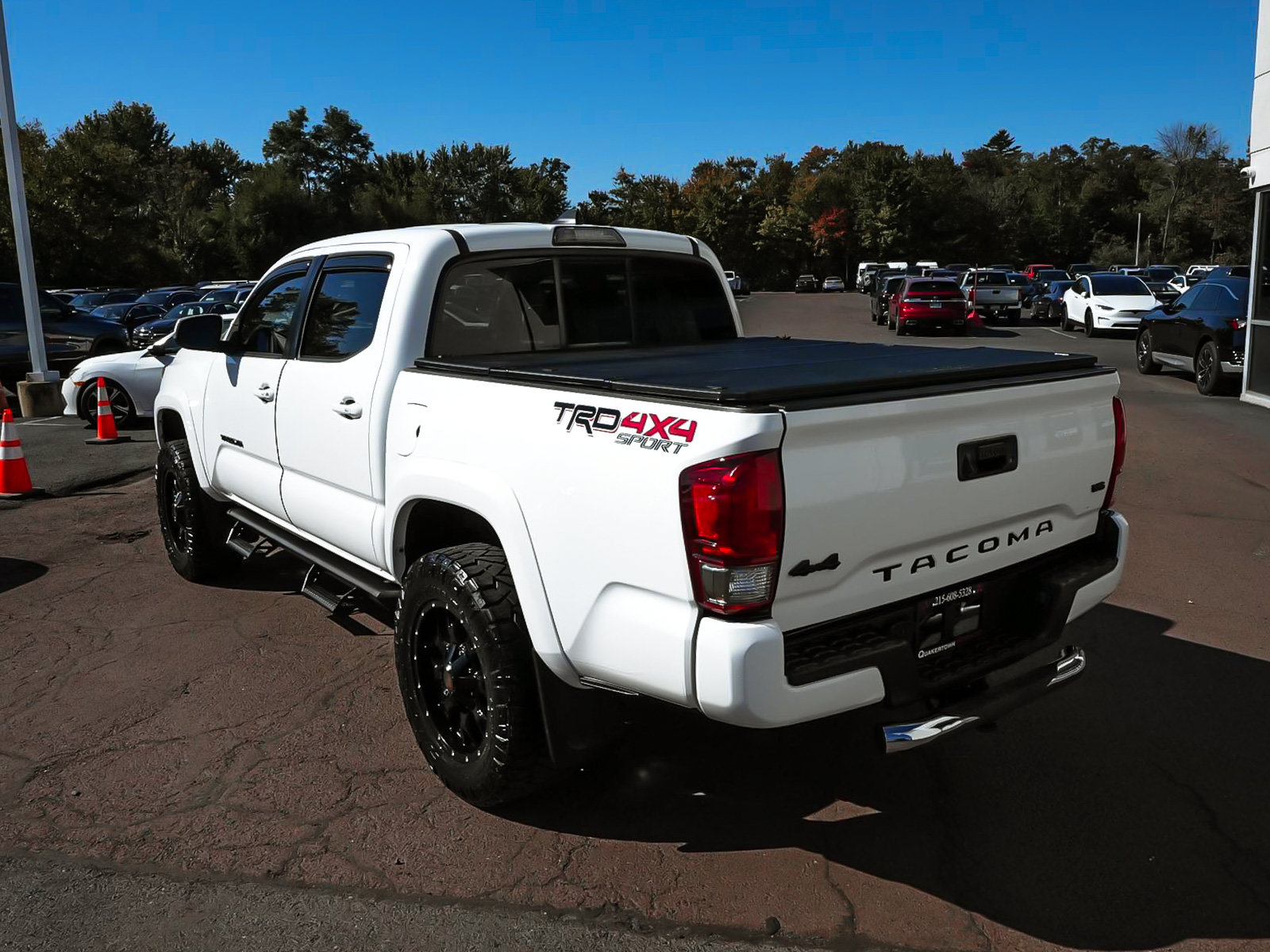 Used 2016 Toyota Tacoma TRD Sport w/ Towing Package AWD/4WD image 4