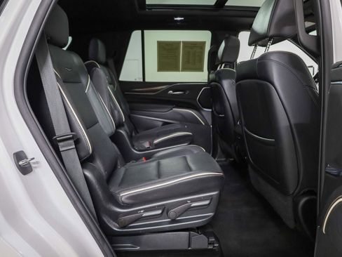 Used 2023 Cadillac Escalade Premium Luxury image 21