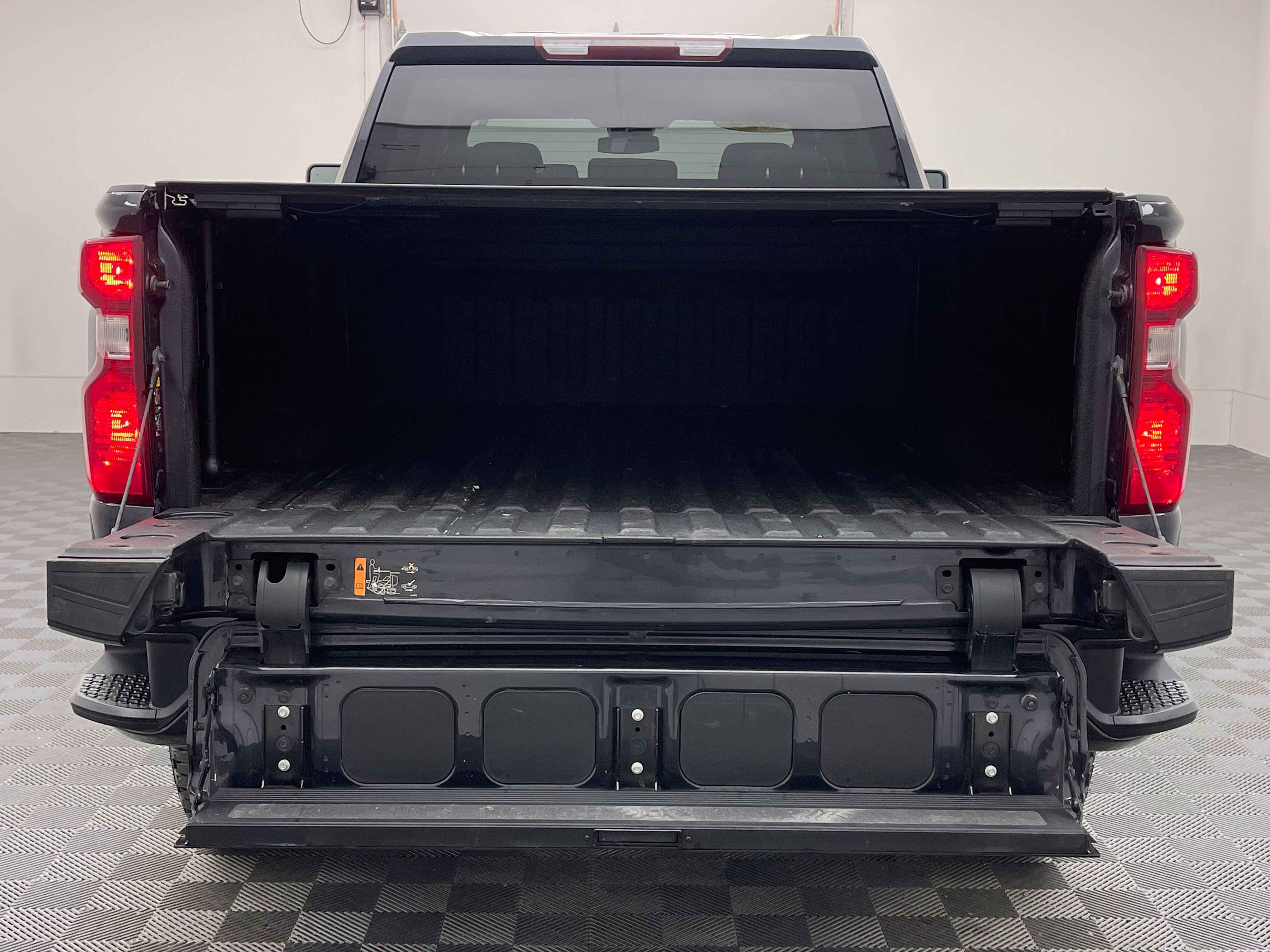 Used 2024 Chevrolet Silverado 2500 Custom w/ Custom Value Package AWD/4WD image 10