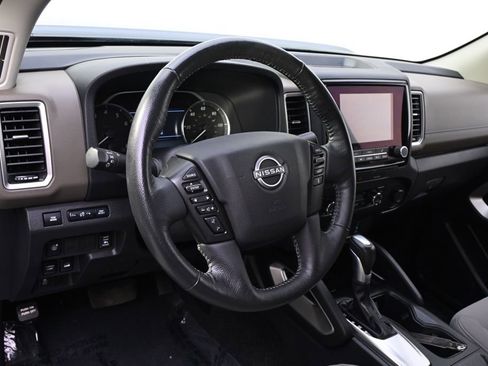 Used 2022 Nissan Frontier SV image 11