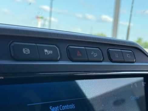 Certified 2022 Ford F250 Platinum w/ FX4 Off-Road Package AWD/4WD image 29