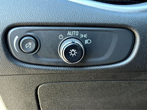 Used 2023 Chevrolet Malibu LT image 12