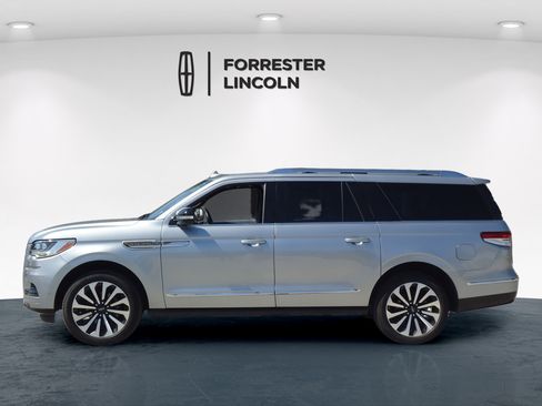 Certified 2023 Lincoln Navigator L Reserve AWD/4WD image 6