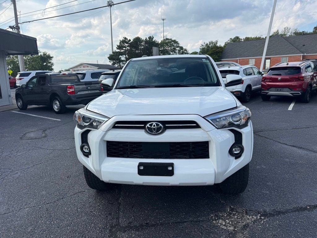 Used 2024 Toyota 4Runner SR5 AWD/4WD image 3