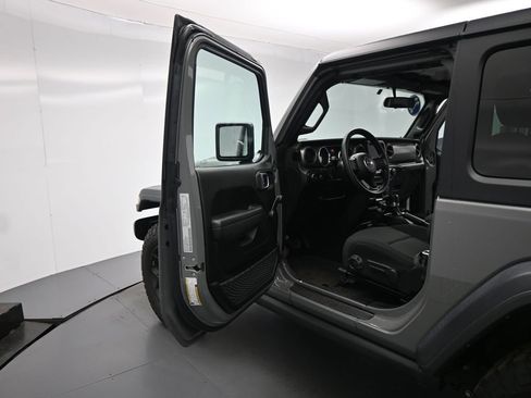 Used 2023 Jeep Wrangler Willys image 9