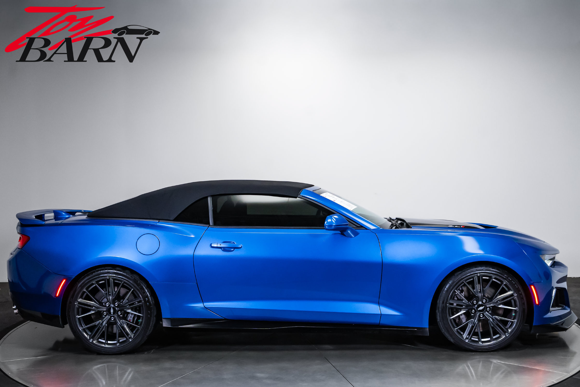 Used 2018 Chevrolet Camaro ZL1 RWD image 14
