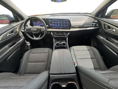Certified 2025 Chevrolet Traverse LT w/ LPO, Floor Liner Package FWD image 11