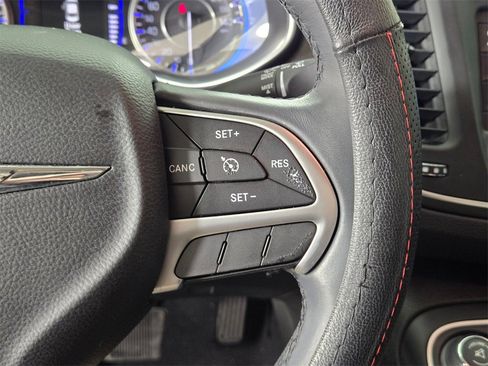 Used 2015 Chrysler 200 Limited w/ Convenience Group image 28