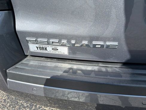 Used 2019 Cadillac Escalade ESV Luxury AWD/4WD image 6