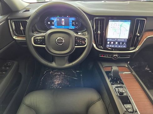 Certified 2026 Volvo V60 B5 Cross Country Plus w/ Protection Package Premier AWD/4WD image 15