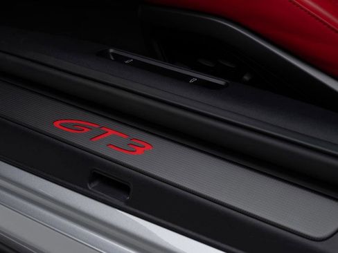 Used 2024 Porsche 911 GT3 RWD image 23