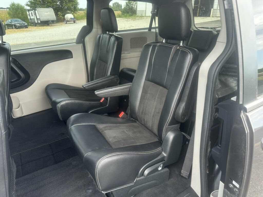 Used 2019 Dodge Grand Caravan SXT FWD image 11