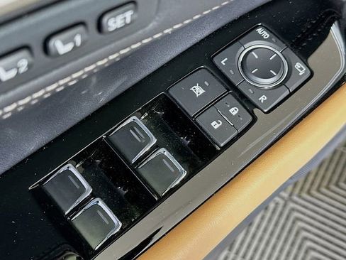 Used 2016 Lexus GS 200t image 20