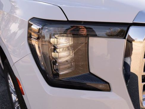 Used 2023 GMC Yukon XL SLT image 36