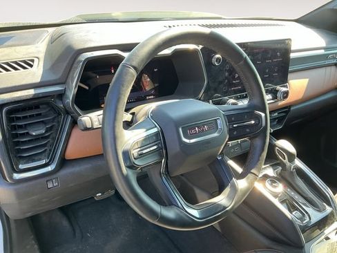 Used 2023 GMC Canyon AT4 w/ AT4 Premium Package AWD/4WD image 10