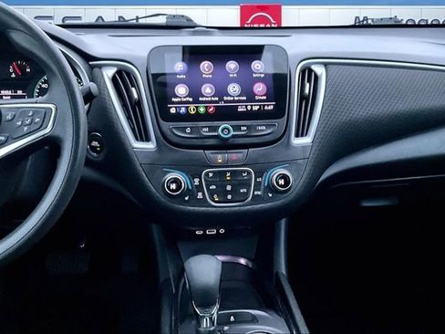 Used 2023 Chevrolet Malibu LT image 9