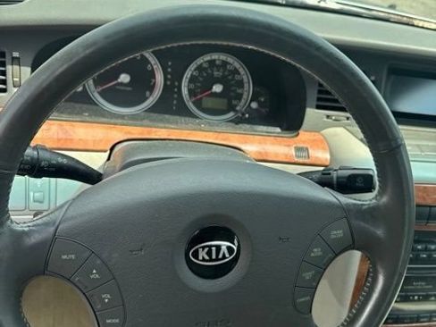 Used 2005 Kia Amanti FWD image 12