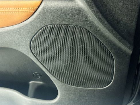 Used 2013 Jeep Grand Cherokee Overland w/ Advance Technology Group image 16