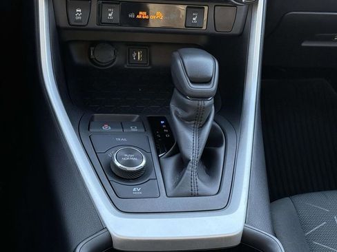 Used 2024 Toyota RAV4 XLE image 19