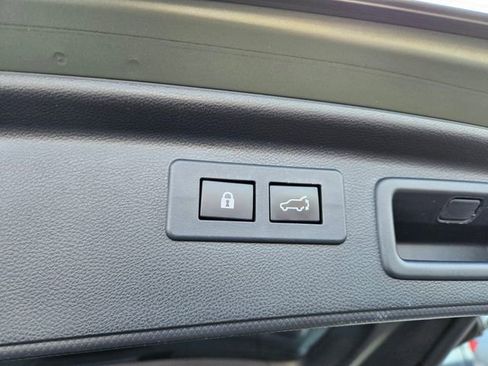 Used 2019 Subaru Forester Limited image 17