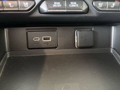 Certified 2024 Chevrolet Tahoe High Country w/ Premium Package image 33