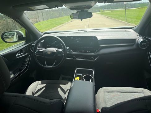 Used 2025 Chevrolet Equinox LT image 19