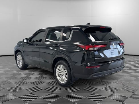 Used 2023 Mitsubishi Outlander ES AWD/4WD image 6