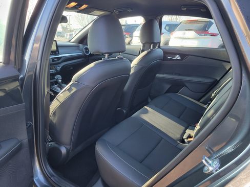 Used 2023 Kia Forte GT-Line w/ GT-Line Technology Package image 12