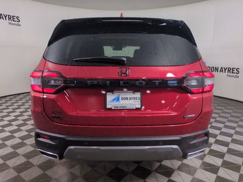 New 2026 Honda Pilot Touring image 4