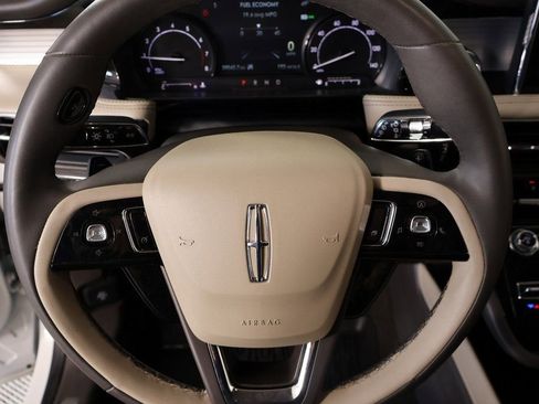 Used 2022 Lincoln Corsair AWD w/ Equipment Group 101A image 3