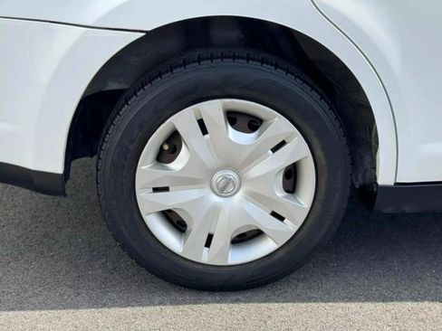Used 2011 Nissan Versa 1.8 S FWD image 14