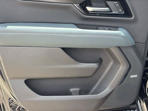 New 2026 GMC Yukon XL AT4 w/ AT4 Premium Package AWD/4WD image 18