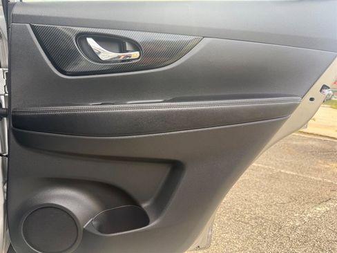 Used 2019 Nissan Rogue SL w/ Premium Package image 39