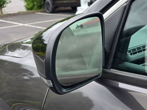 Used 2024 Jeep Compass Limited image 13