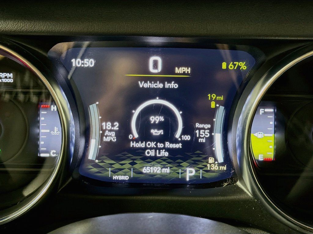 Used 2022 Jeep Wrangler Unlimited Sahara AWD/4WD image 12
