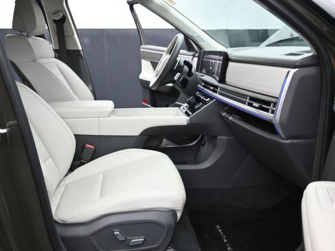 Used 2024 Hyundai Santa Fe Calligraphy FWD image 24