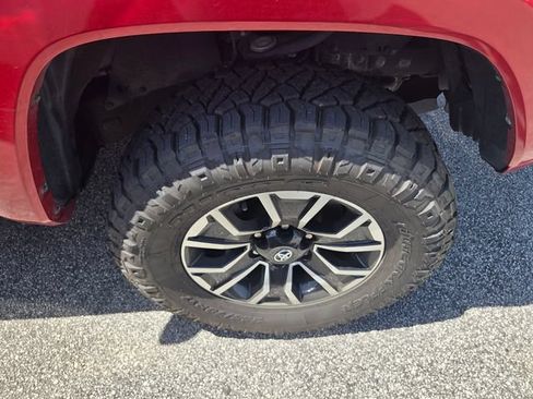 Used 2021 Toyota Tacoma TRD Sport AWD/4WD image 3